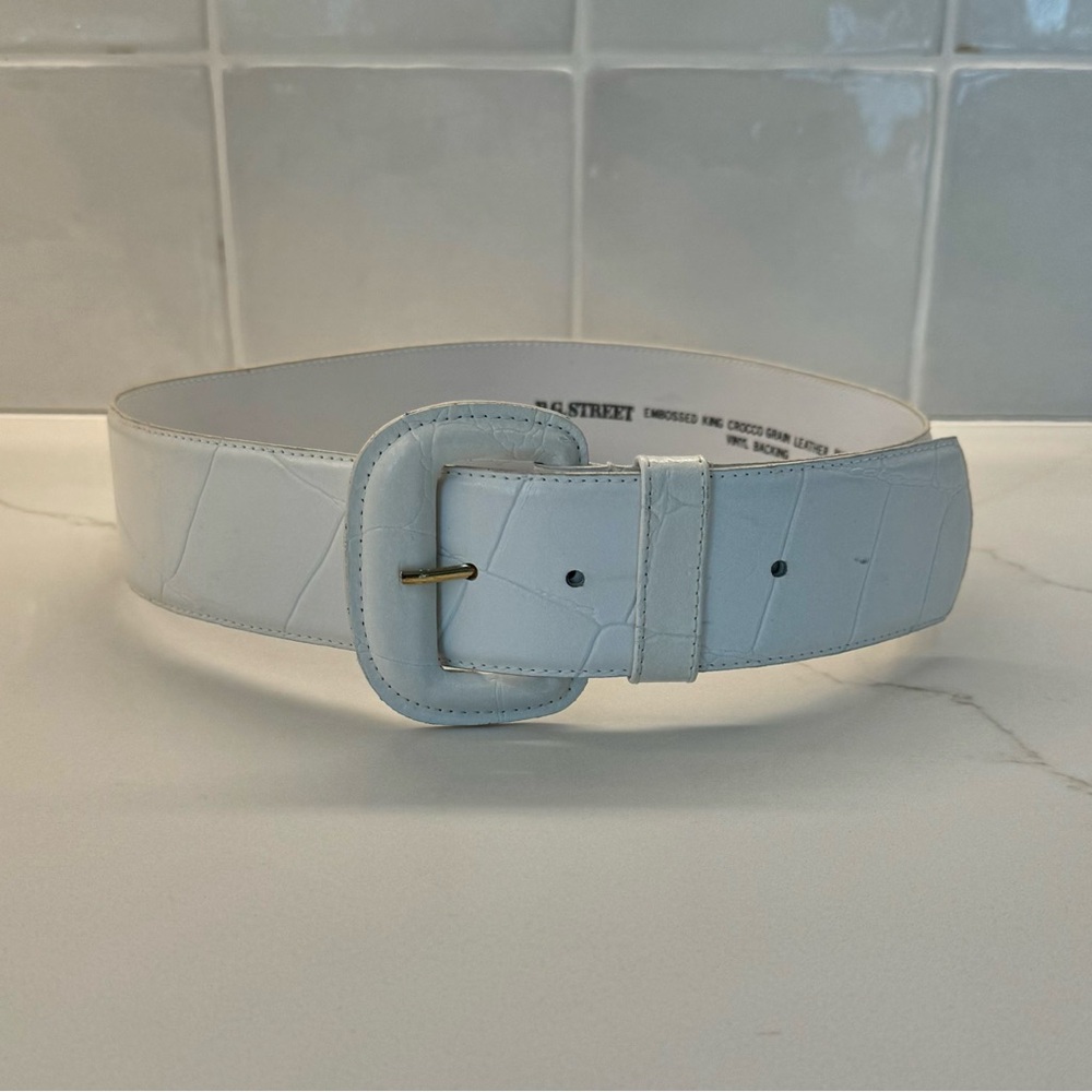 Vintage White Embossed Crocco Grain Leather Belt